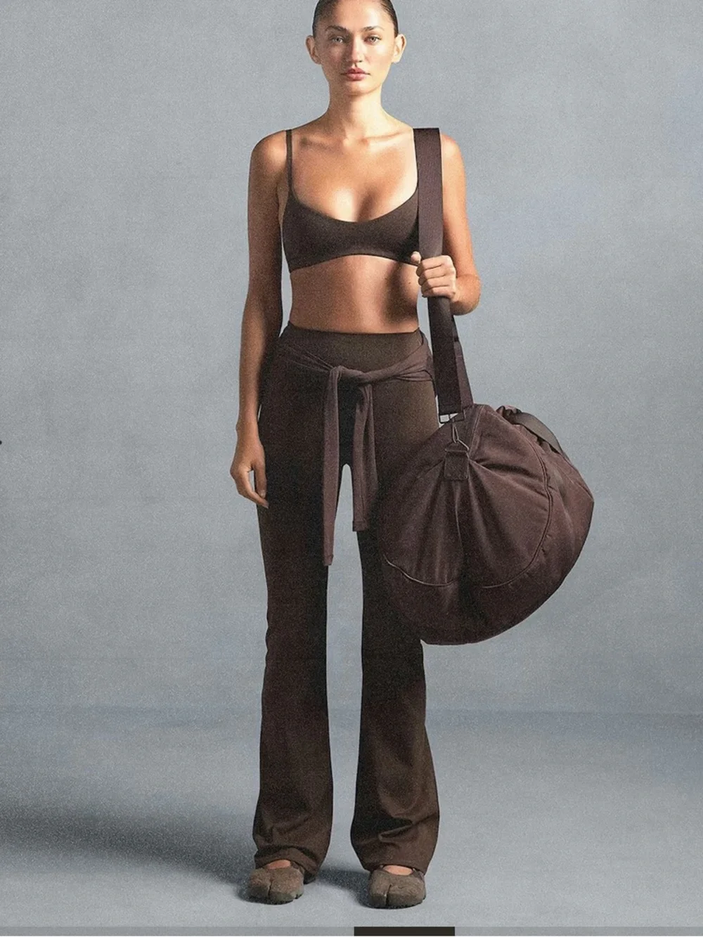 NWT Skims Nike flare legging New dark sepia Brown - Picture 3 of 8